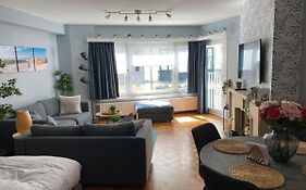 Studio direct aan het hoofdstrand van Oostende - naast Casino