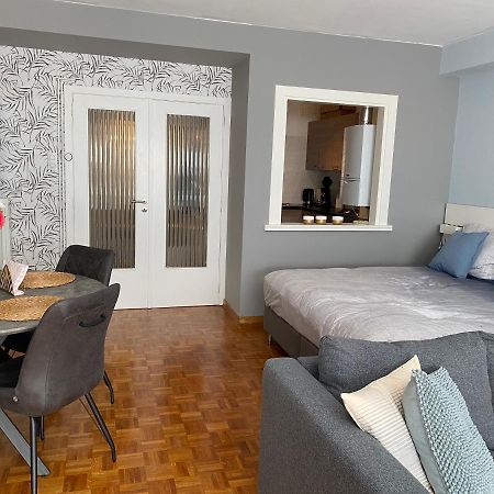 Studio direct aan het hoofdstrand van Oostende - naast Casino Appartement Buitenkant foto