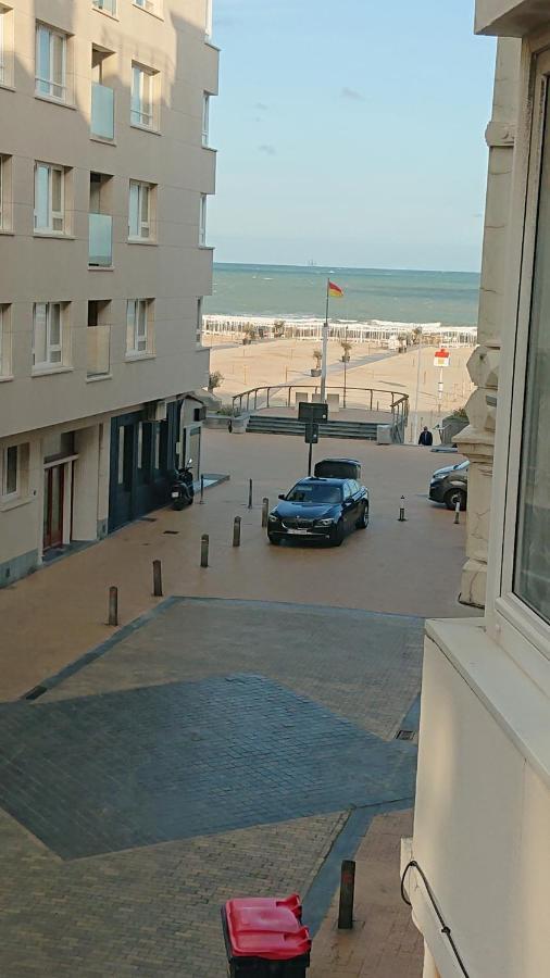 Studio direct aan het hoofdstrand van Oostende - naast Casino Appartement Buitenkant foto