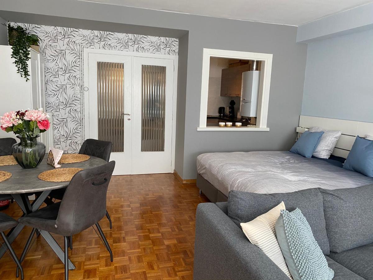 Studio direct aan het hoofdstrand van Oostende - naast Casino Appartement Buitenkant foto
